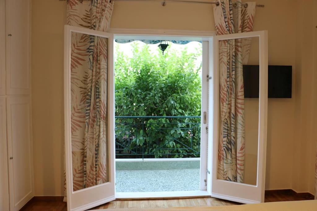 Glyfada Path Of Poets Apartment Athens Exterior photo